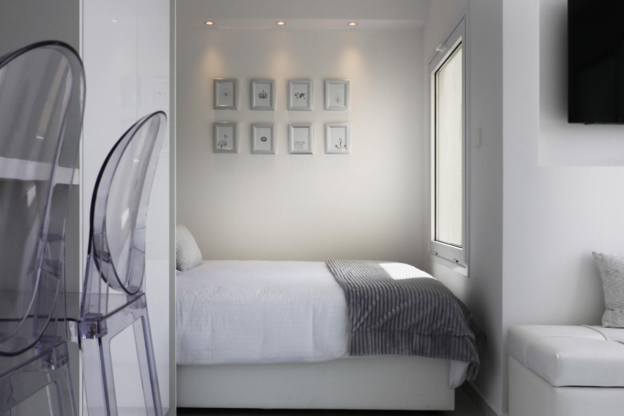 The White Pearl Suite - Beach Front City Centre With Sea View. Limassol Exterior foto